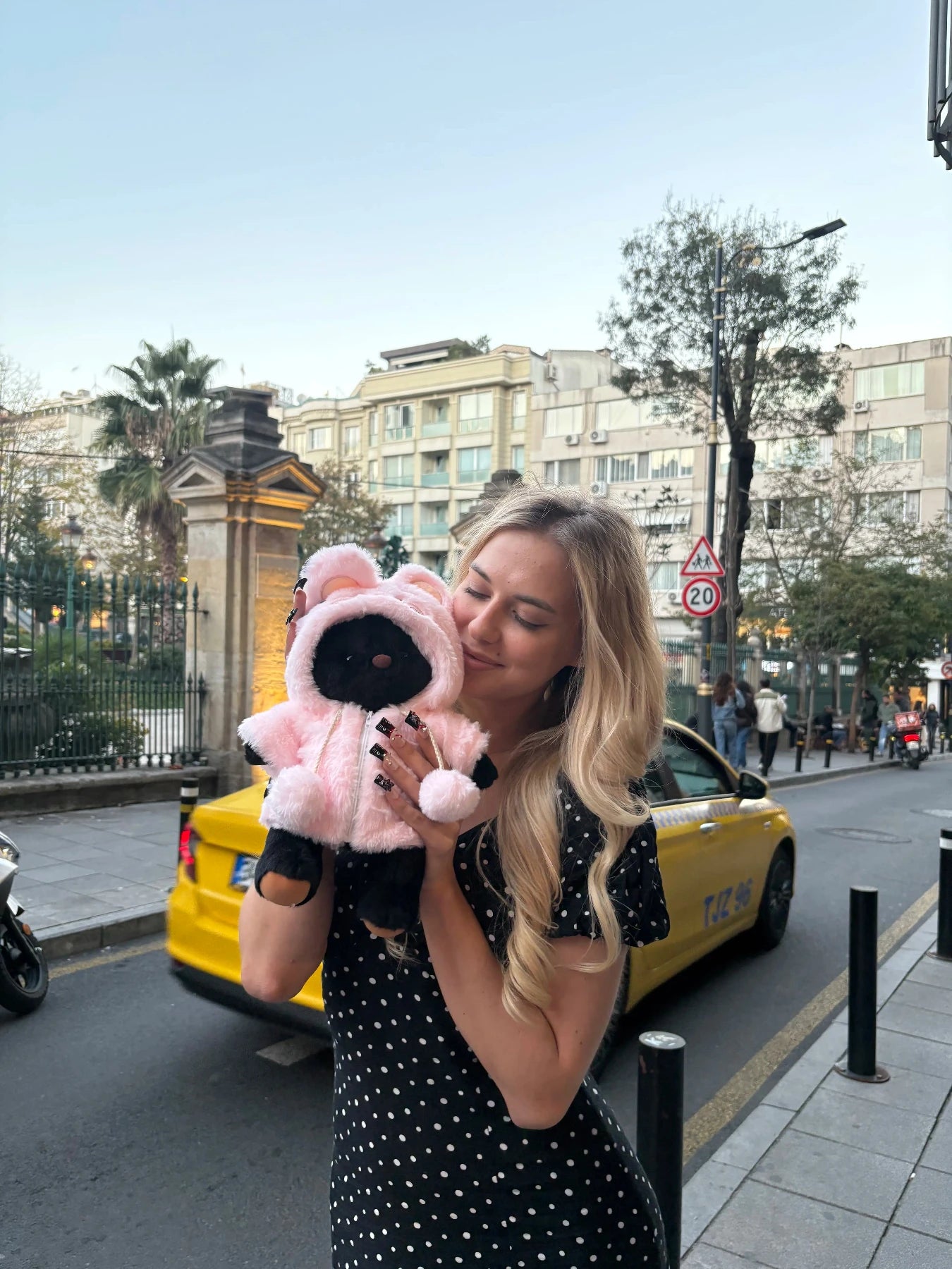 PuffyHug™ Midnight Black Puffy